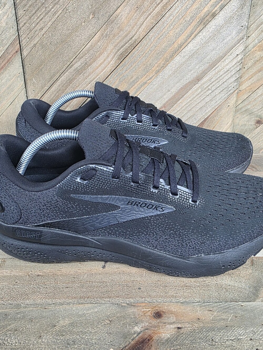 Brooks Ghost 16 Mens Athletic Running Shoes Size 10.5 B Narrow Black 1104181B020